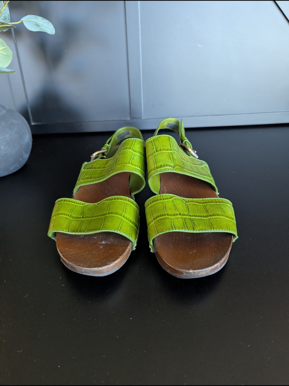 Tod's Croc-Embossed Green Slingback Sandals - Picture 2 of 12